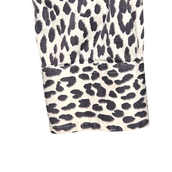 UNTUCKit Women's Mia Animal Leopard Print Button Down Shirt Size 4 Ivory Gray - Picture 3 of 6